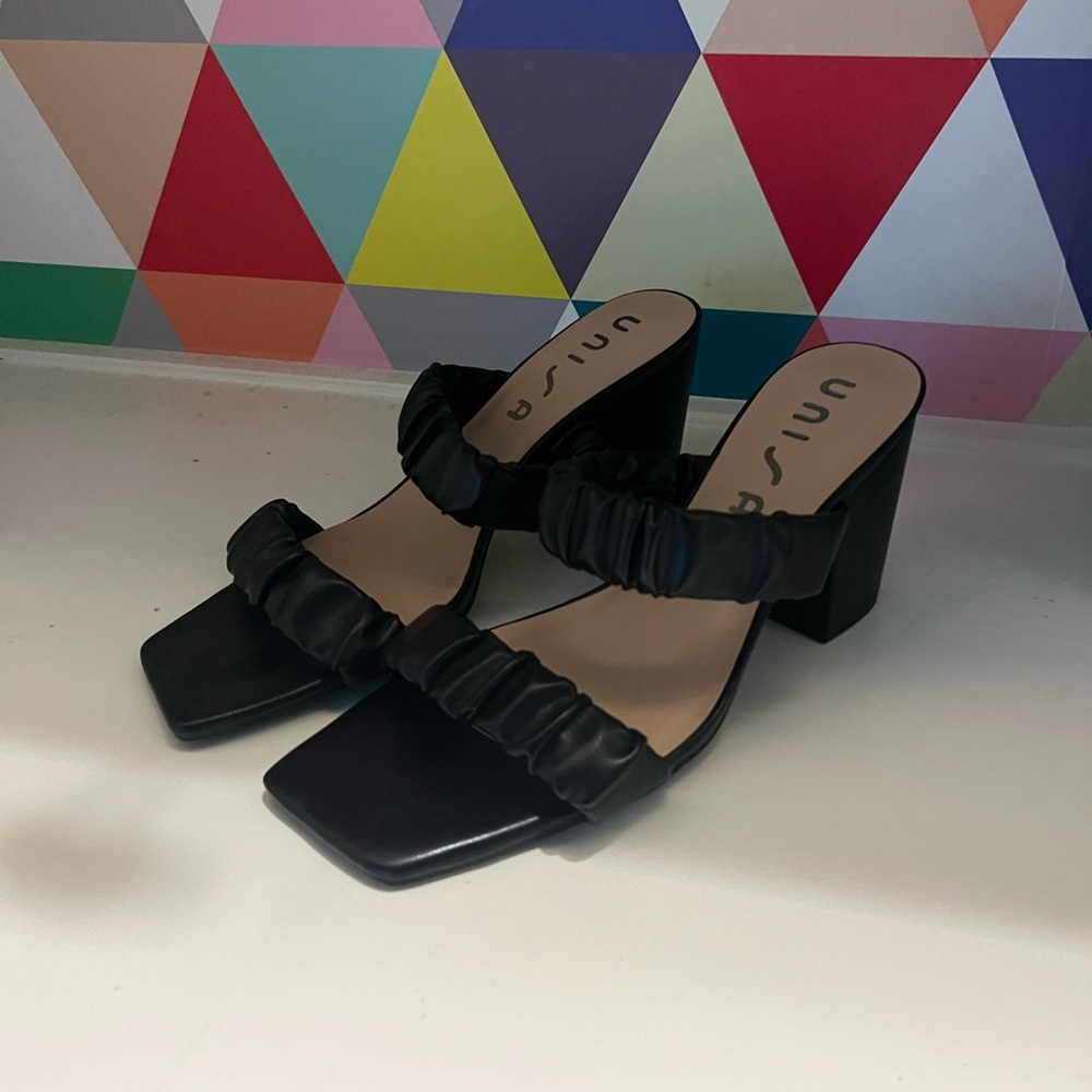 Adorable Unisa Square Toe Heels!